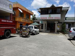 �o�i�E�F�[�̒����ꂩ