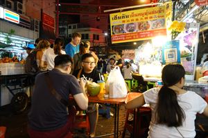 �`���C�i�^�E���ŐH�ׂ��X