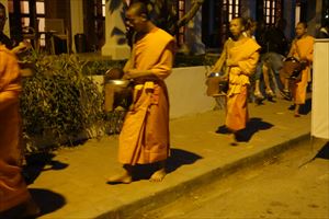 ��m������